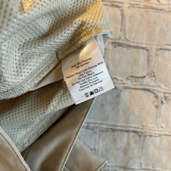 EDDIE BAUER WOMENS TAN/BEIGE (2015) OUTDOORS SHORTS SIZE 12 - Picture 4 of 6